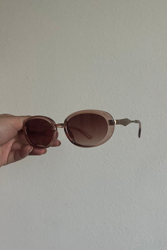 Keep Looking Round Sunglasses - Clear Nude